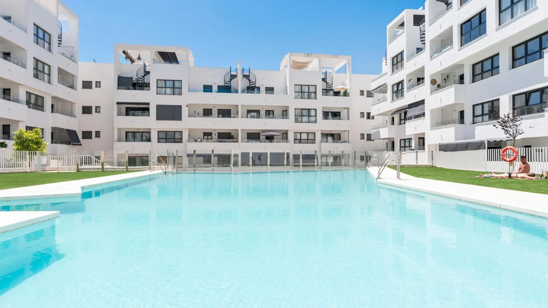 Modern Penthouse - Near Beach & Oldtown Estepona